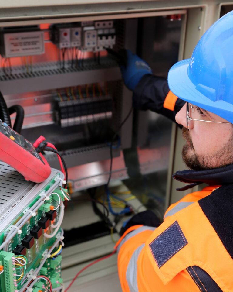 Hvad en elektriker ser i dit elskab